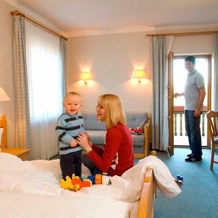 Goldener Hirsch Hotell Burgthann Eksteriør bilde